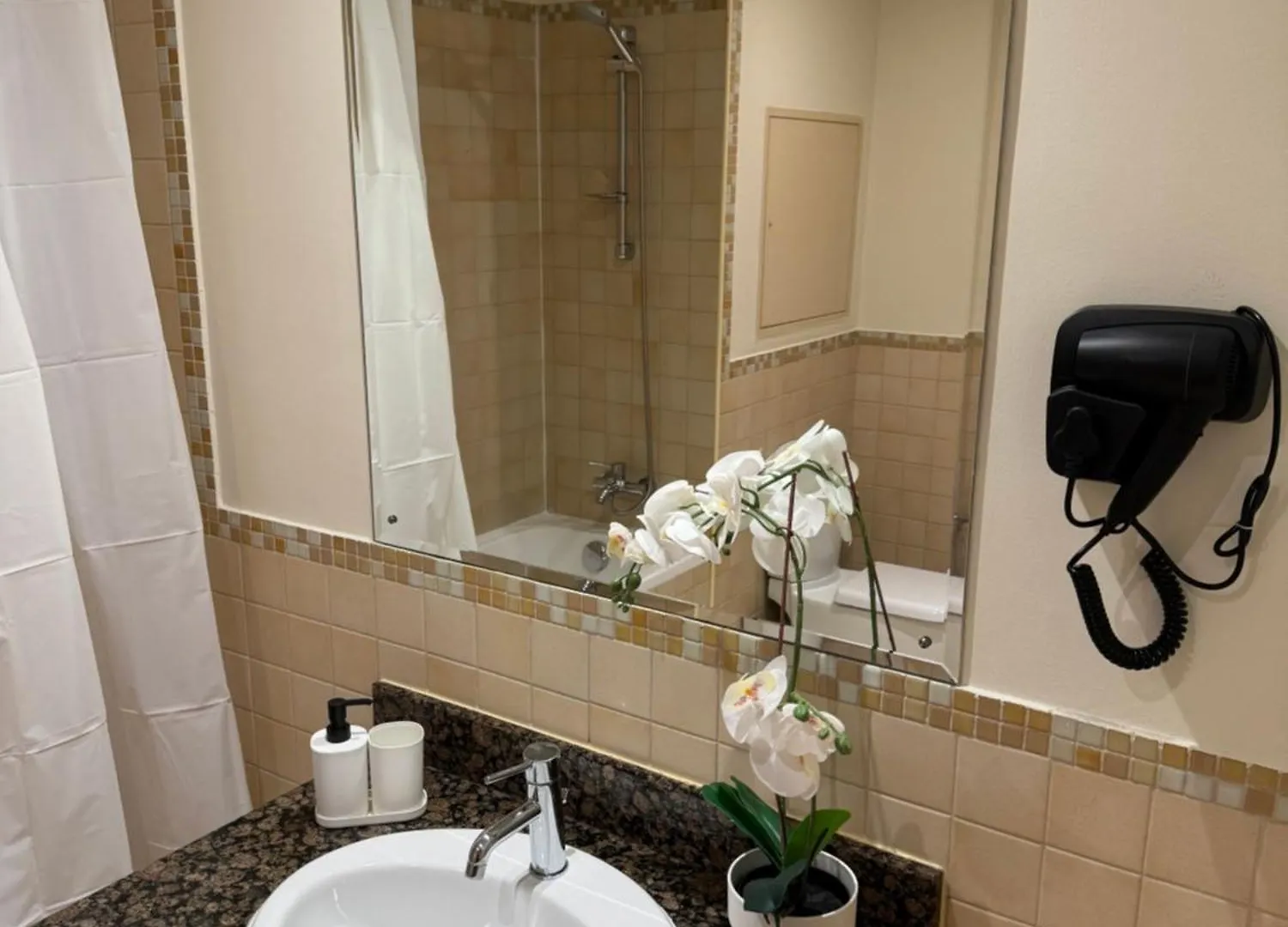 Hostel Marina Jasmine - Luxury Hostel - Jumeirah Beach Residence Dubai
