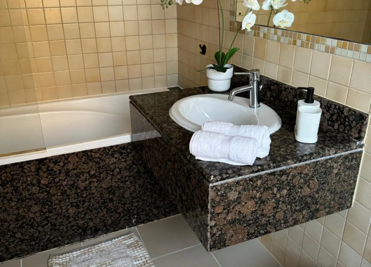 Hostel Marina Jasmine - Luxury Hostel - Jumeirah Beach Residence Dubai 0*,  Vereinigte Arabische Emirate