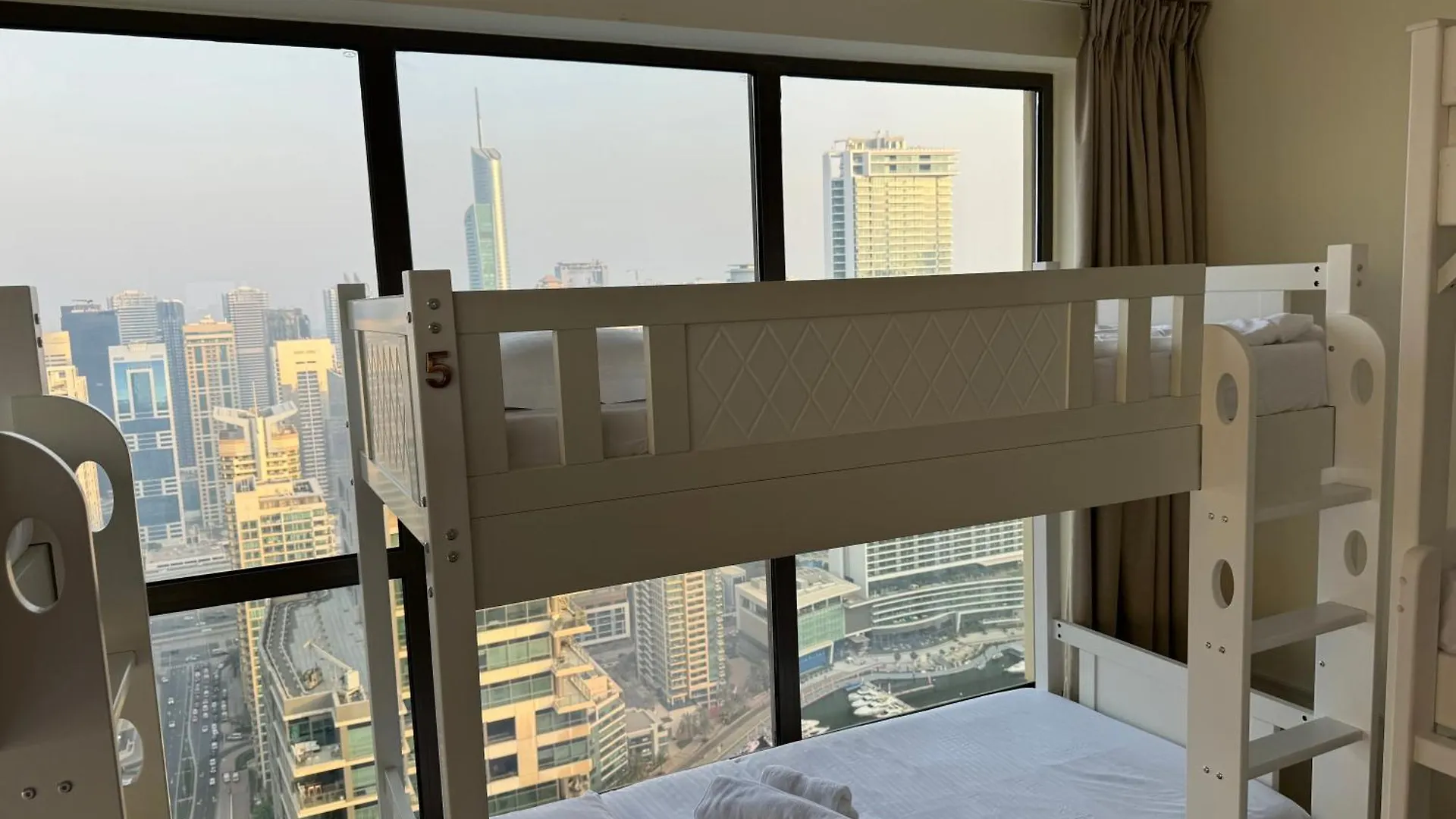 Hostel Marina Jasmine - Luxury Hostel - Jumeirah Beach Residence Dubai 0*,  Vereinigte Arabische Emirate