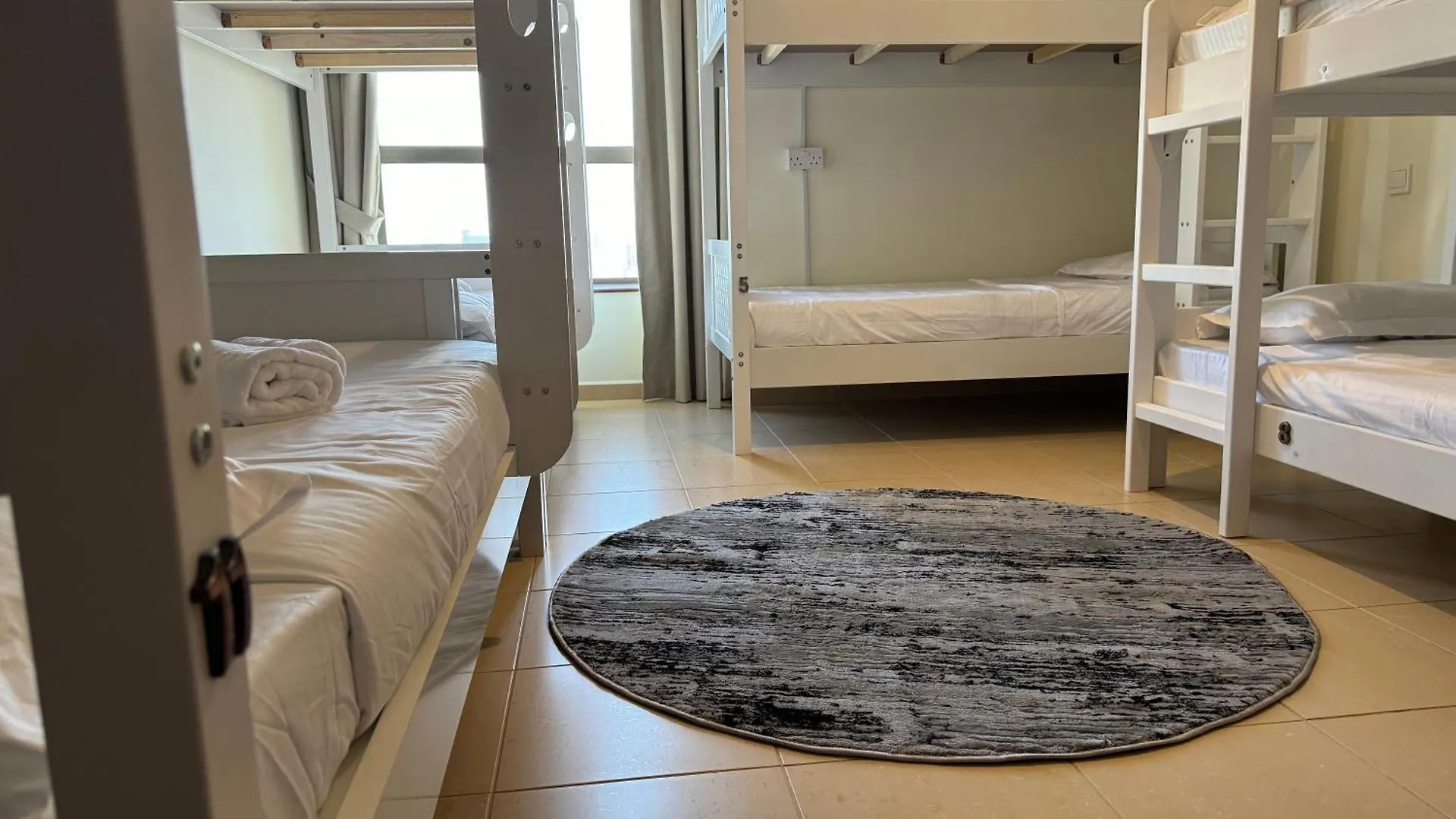 Hostel Marina Jasmine - Luxury Hostel - Jumeirah Beach Residence Dubai 0*,  Vereinigte Arabische Emirate