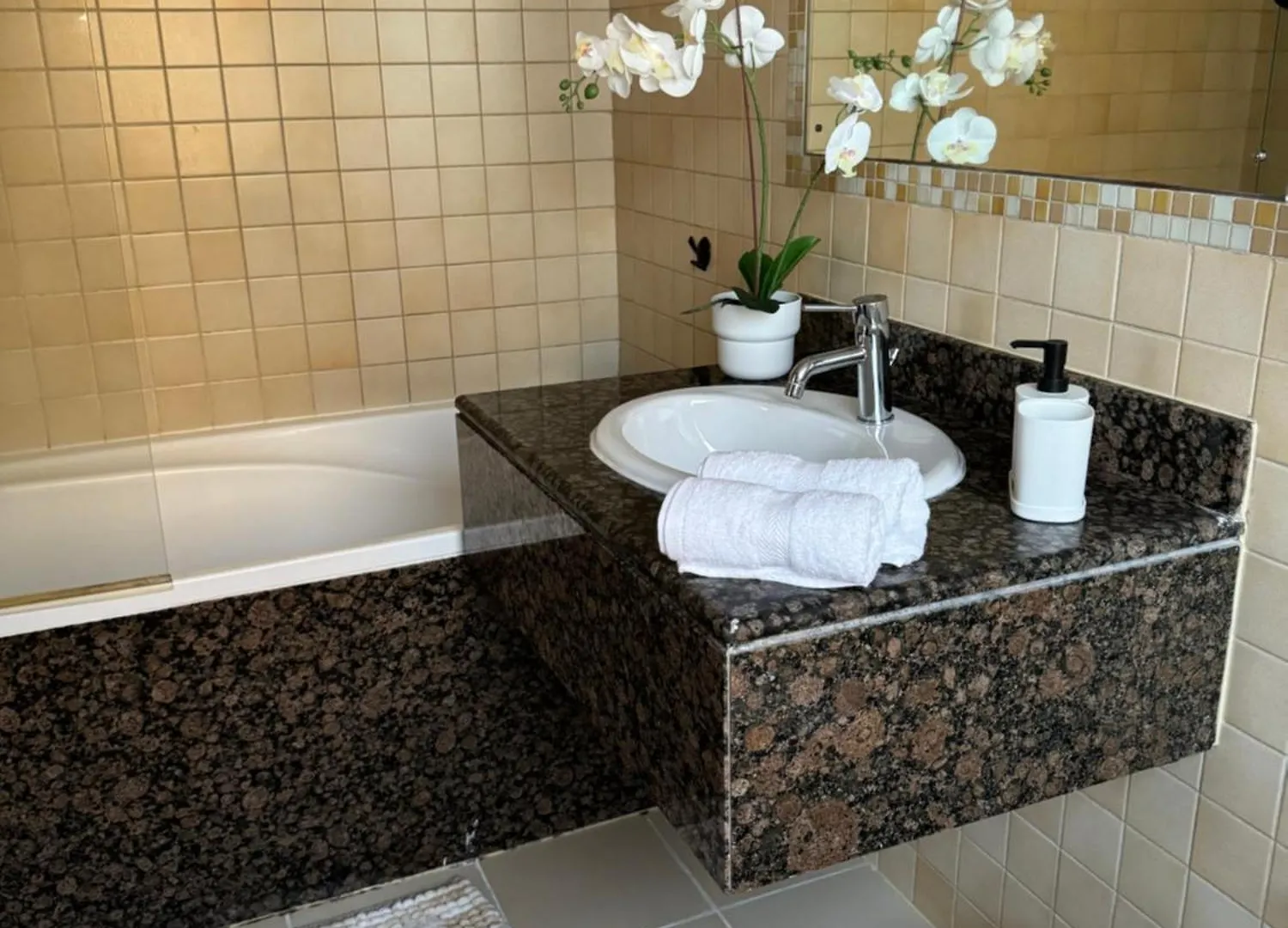 Hostel Marina Jasmine - Luxury Hostel - Jumeirah Beach Residence Dubai