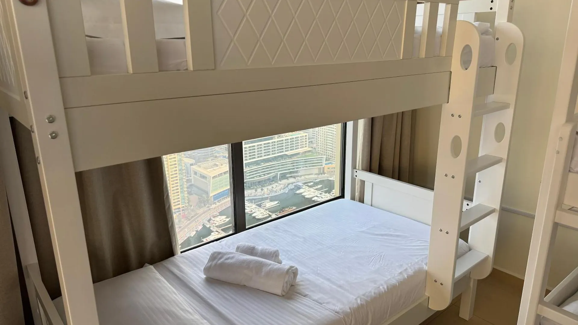 Hostel Marina Jasmine - Luxury Hostel - Jumeirah Beach Residence Dubai